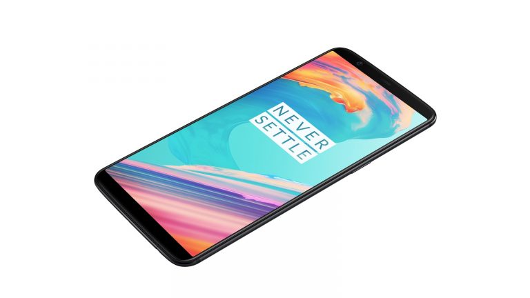 Das OnePlus 5T hat an den Seiten ein fast randloses Display.