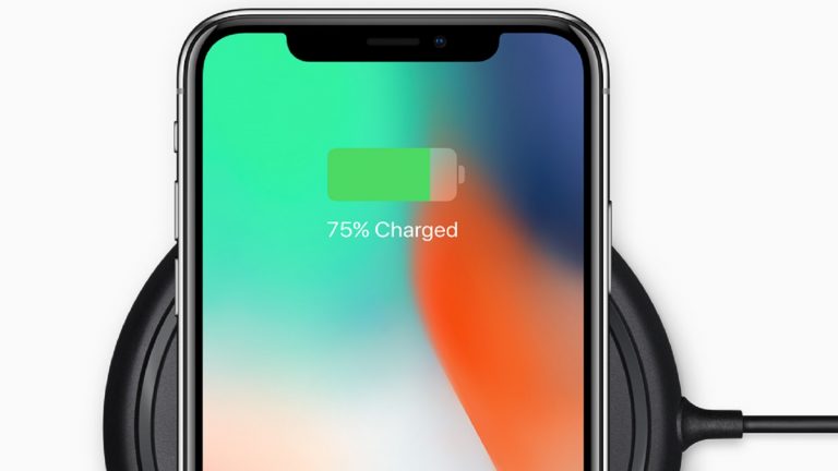 Das iPhone X wird aufgeladen