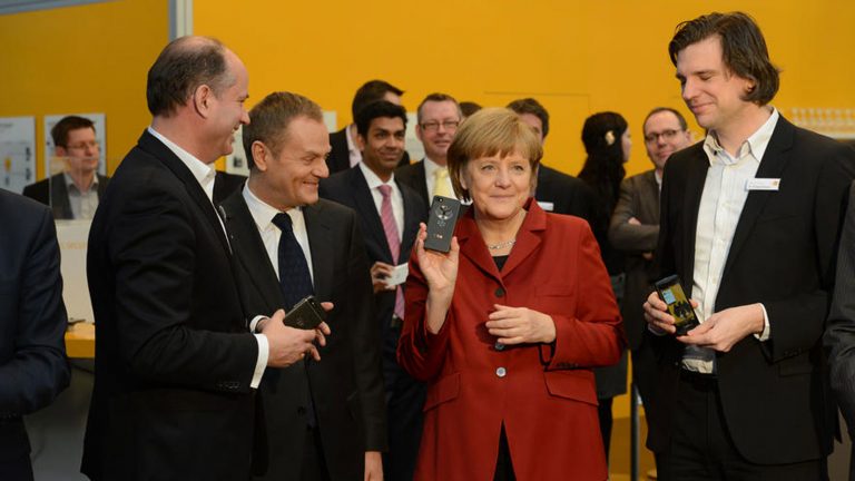 Krypto Handy Merkel Merkels Dienst-Handy von 2013