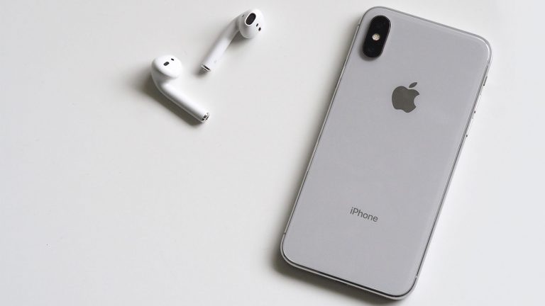 iPhone X und AirPods