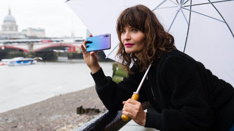 P20 Pro Werbung mit Helena Christensen
