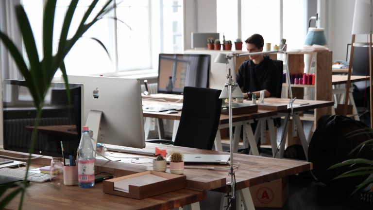 Großraumbüro Arbeitsplätze