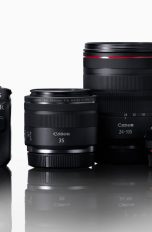 Canon Kamera mit sichtbarem Sensor und 4 unterschiedlichen Objektiven