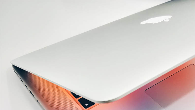 Apple Pay: Springt die Sparkassen-Gruppe auf den Zug mit auf? Macbook
