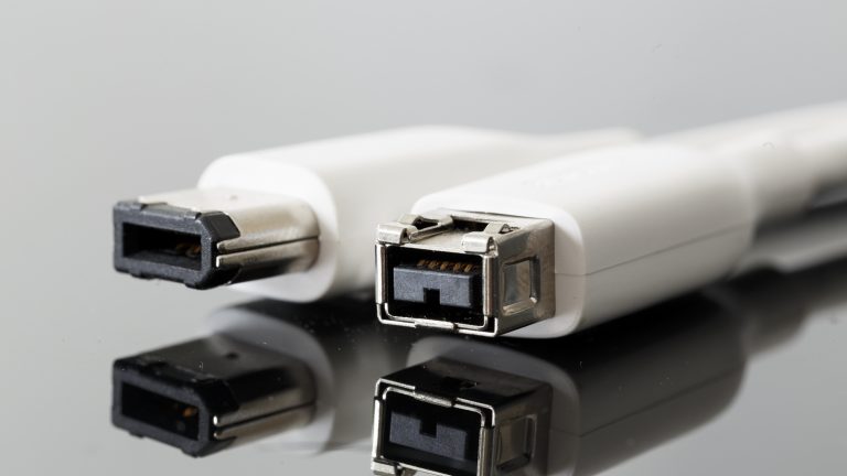 Für die schnelle und einwandfreie Übertragung der Filmdaten ist FireWire die beste Lösung Für die schnelle und einwandfreie Übertragung der Filmdaten ist FireWire die beste Lösung