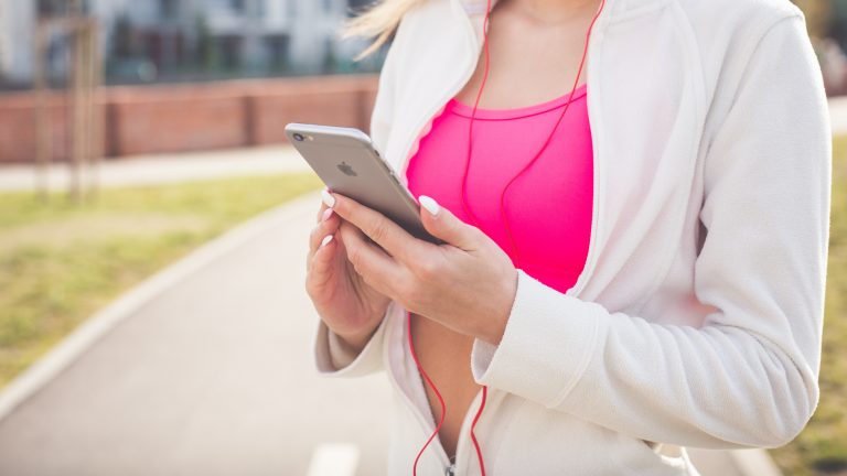 Beim Sport Musik mit einem iPhone hören Beim Sport Musik mit einem iPhone hören