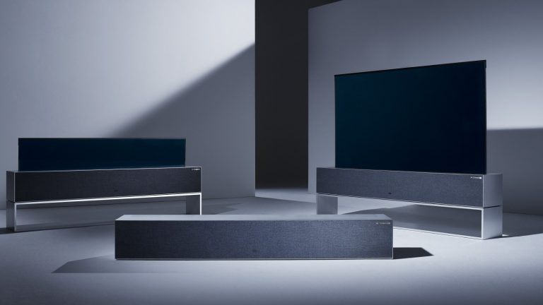 Drei Modelle rollbarer LG-TV