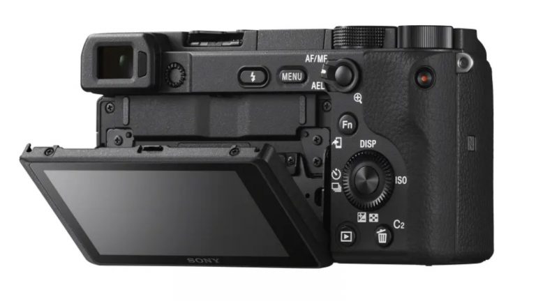 Sony Alpha 6400 Display Sony Alpha 6400 mit ausgeklapptem Display