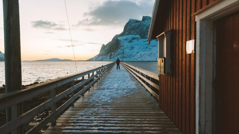 Selbstportrait fotografieren: Supertotale Selbstporträt in der Einstellungsgröße Supertotale