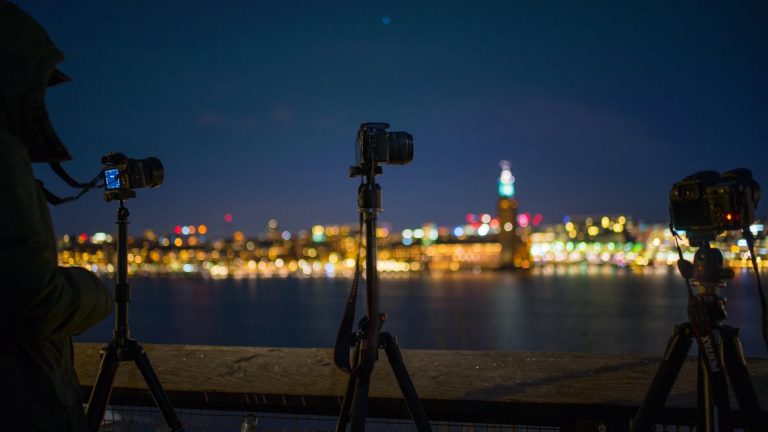 Mondfinsternis mit Stativ fotografieren Mondfinsternis mit Kamera auf Stativ fotografieren