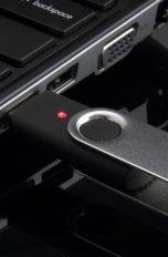 Schreibgeschützten USB-Stick am Laptop formatieren