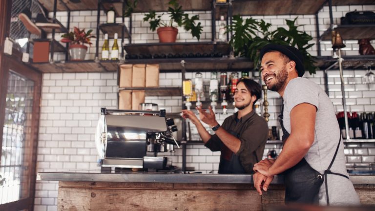 Elektrische Kaffeemühle reinigen: Anleitung, Tipps und Hausmittel