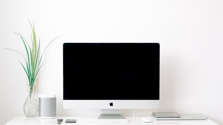 Bevor Sie mit dem neuen Mac arbeiten können, müssen einige Grundeinstellungen vorgenommen werden