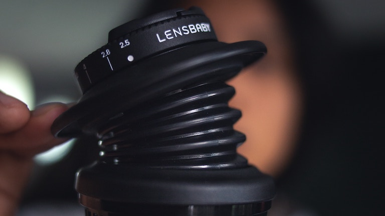 Lensbaby Objektiv - Objektiv mit Fächer Lensbaby-Objektiv mit Fächer