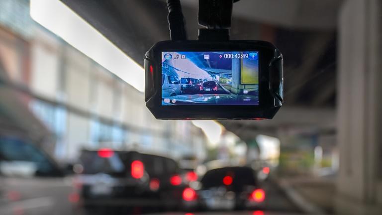 Dashcam in Deutschland im Straßenverkehr: К сожалению, nicht erlaubt Dashcam in Deutschland im Straßenverkehr: К сожалению, nicht erlaubt
