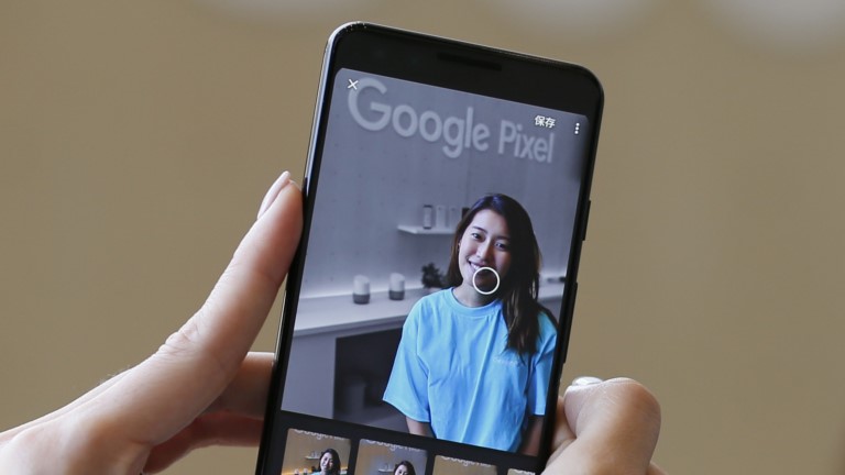 Gooigle Pixel 3 Display mit Kamerabild