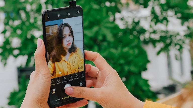 Notch bei Smartphones - pop-up Kamera
