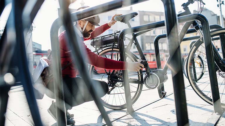 otto-ebike-akku-alt-inline2 E-Bike-Akku nach jeder Art von Sturz auf sichtbare Schäden überprüfen