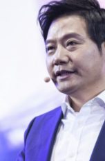 Xiaomi Mi 9 Pro 5G in Hand von Xiaomi-Manager