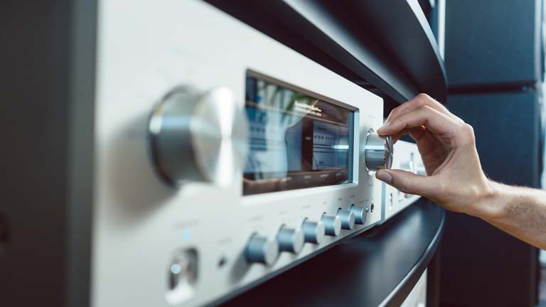 Verstärker als Zentrale der Soundanlage