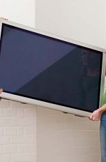 Fernseher transportieren: So kommt das TV-Gerät sicher ins neue Heim