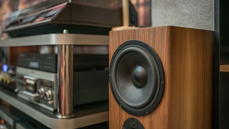 Verstärker anschließen: So sorgst du für satten Sound Verstärker: Wofür du ihn brauchst