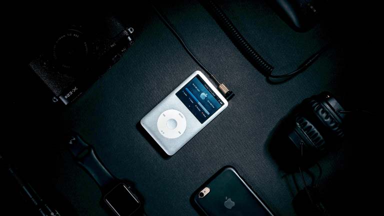 iPod zurücksetzen: So stellst du die Werkseinstellungen wieder her Weißer iPod Classic