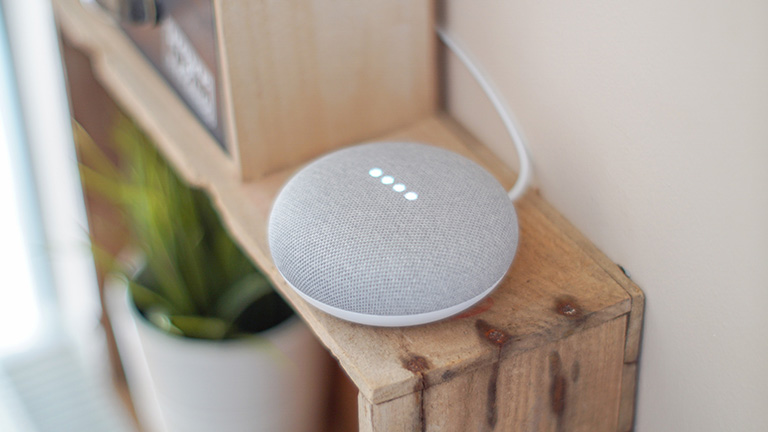 Google-Assistant-Stimme ändern: So geht's Google Assistant Stimme auf Smart Speaker ändern