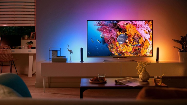 Ambilight für deinen PC: Mit Philips Hue oder Philips-Alternativen Ambilight von Philips Hue bei Fernseher
