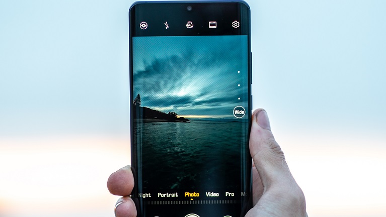 Ein Huawei P30. Das Huawei P40 soll noch besser werden.