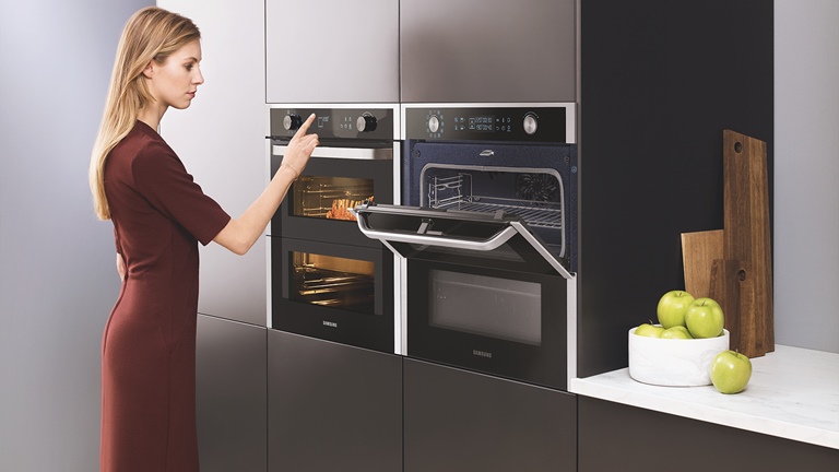 Küche mit Dual-Cook-Flex-Backofen von Samsung