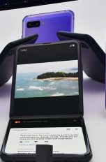 Das Samsung Galaxy Z Flip bei seiner Vorstellung.