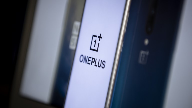 OnePlus 8 Pro: Offizielle Bilder zeigen knallige Farbvariante OnePlus Logo