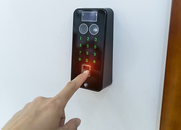 Smart-Home-Türschloss öffnen
