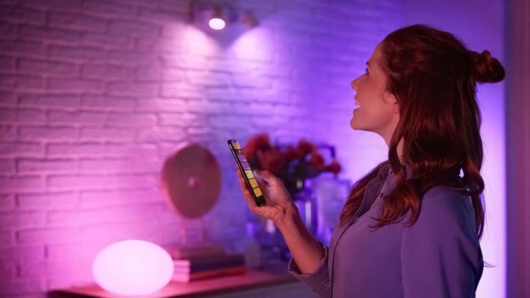 Philips Hue ohne Bridge nutzen: So geht's per App, Alexa und Google Assistant