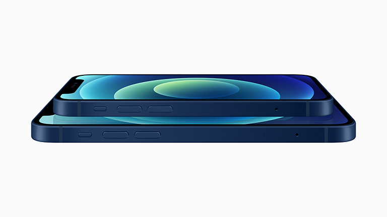 Apple iPhone 12 Produktfoto des iPhone 12 und des iPhone 12 mini, die aufeinander liegen.