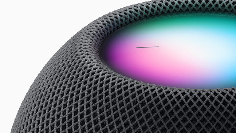 Apple HomePod Mini Nahaufnahme eines Apple HomePod Mini.
