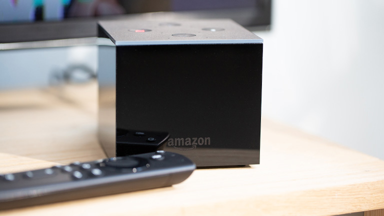 Amazon Fire TV Cube Der Fire TV Cube von Amazon in der Nahaufnahme.