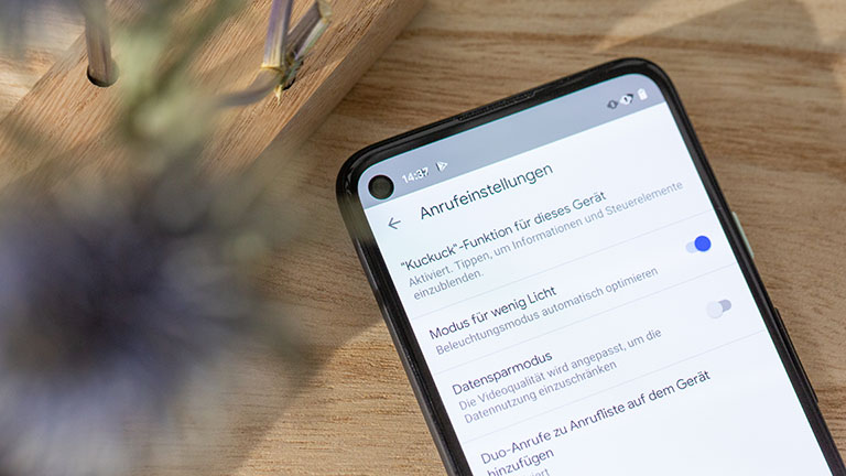 Google Duo Der Bildschirm für die Anrufeinstellungen von Google Duo bei einem Pixel 4a.