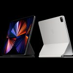 Das neue iPad Pro in Space Grau und Silber mit dem Magic Keyboard.