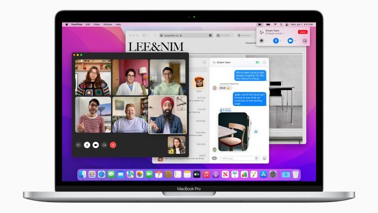 Ein MacBook Pro mit geöffneten Fenstern von FaceTime, Nachrichten und Safari.