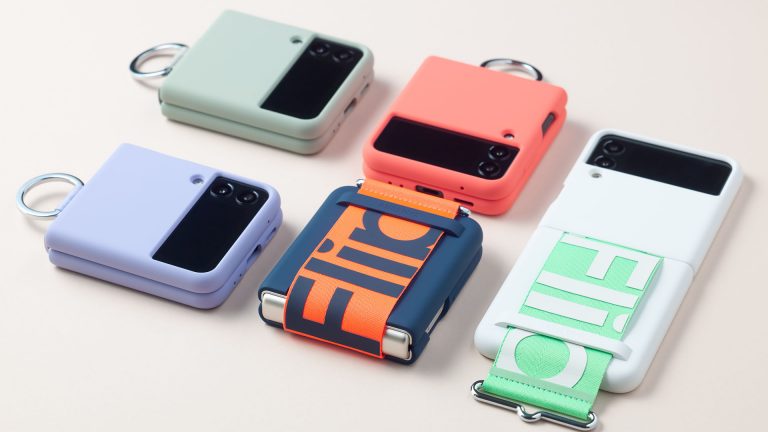 Samsung Galaxy Z Flip3 Das Samsung Galaxy Z Flip3 5G in diverses bunten Hüllen.