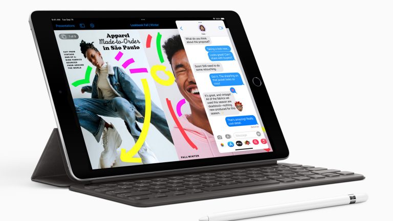 Apple iPad 2021 Produktfoto des neuen iPads. Das Display zeigt mehrere parallel geöffnete Apps.