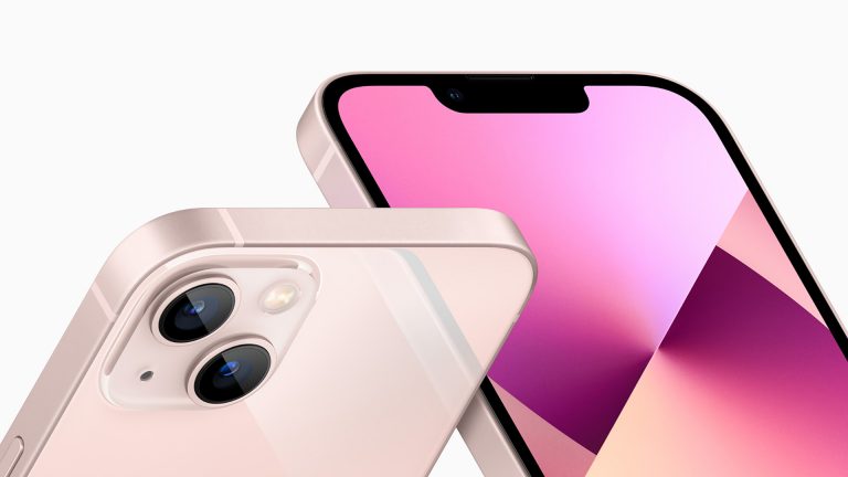 Produktbild des iPhone 13 in Rosé.