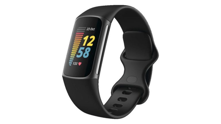 Produktbild eines Fitbit Charge 5 in Schwarz.