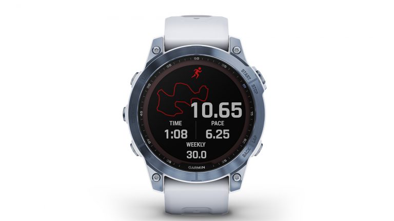 Garmin Fenix 7 Die Garmin Fenix 7 mit einer Lauf-Anzeige.
