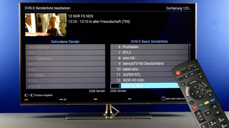 Panasonic-TV: Sendersuchlauf und Sender sortieren Screenshot eines Panasonic-TV, auf dem gerade Sender sortiert werden.