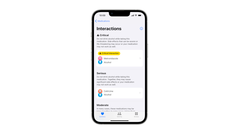 watchOS 9 iOS 16 Foto eines iPhone 13 Pro, auf dem ein Screenshot der Medikations-App zu sehen ist.