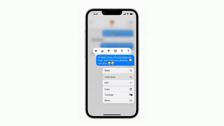 iOS 16 Nachrichten bearbeiten Screenshot der Nachrichten-App, in der gerade das Kontextmenü im Chat geöffnet ist.