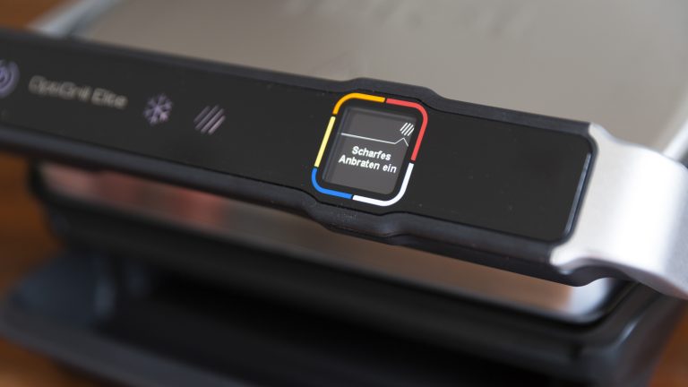 Tefal Optigrill Elite Das Display eines Tefal Optigrill Elite zeigt dessen Sonderfunktion „scharfes Anbraten“ an.
